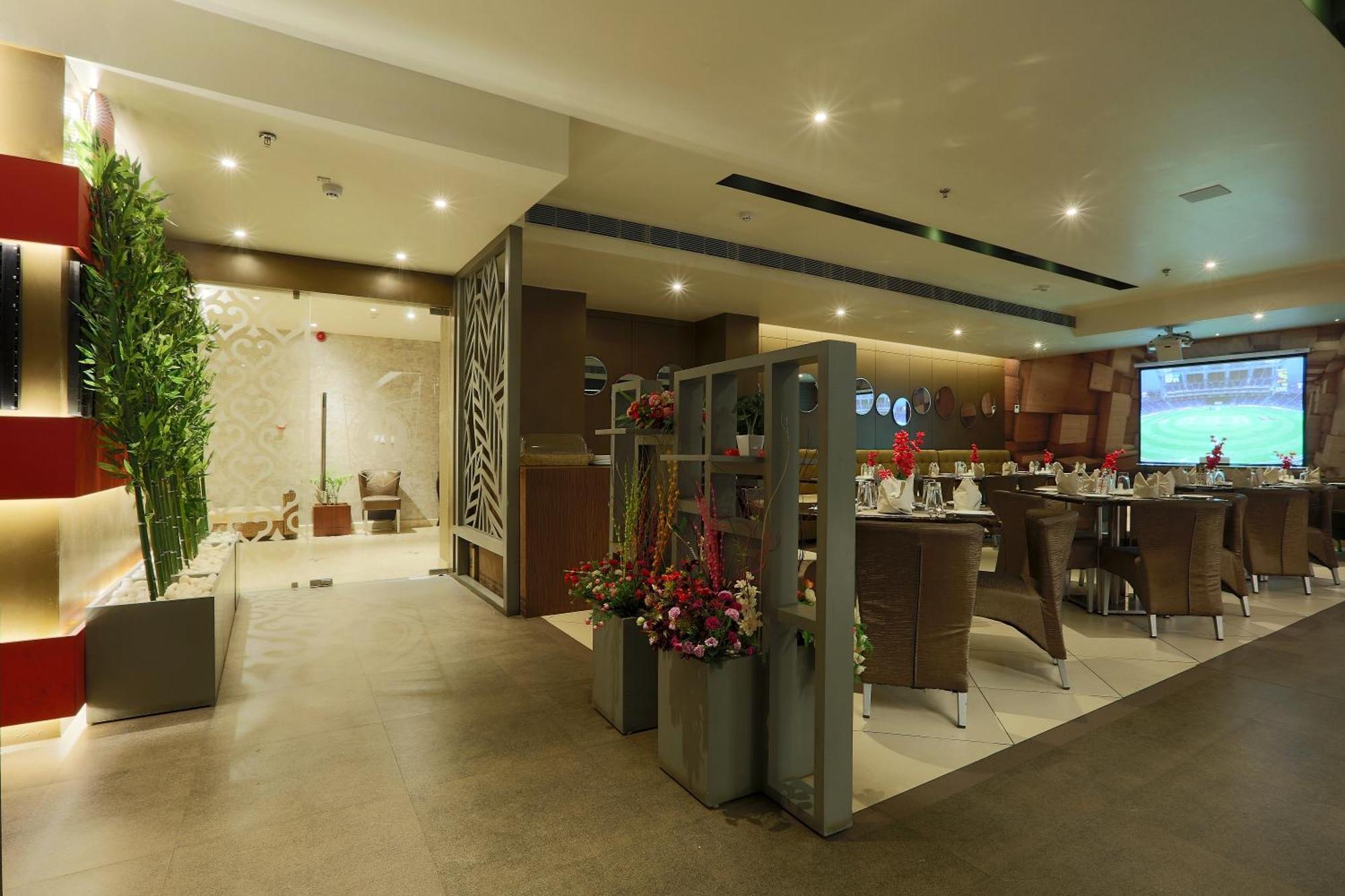 ניו דלהי Hotel Prithvi Palace Igi Airport Delhi מראה חיצוני תמונה