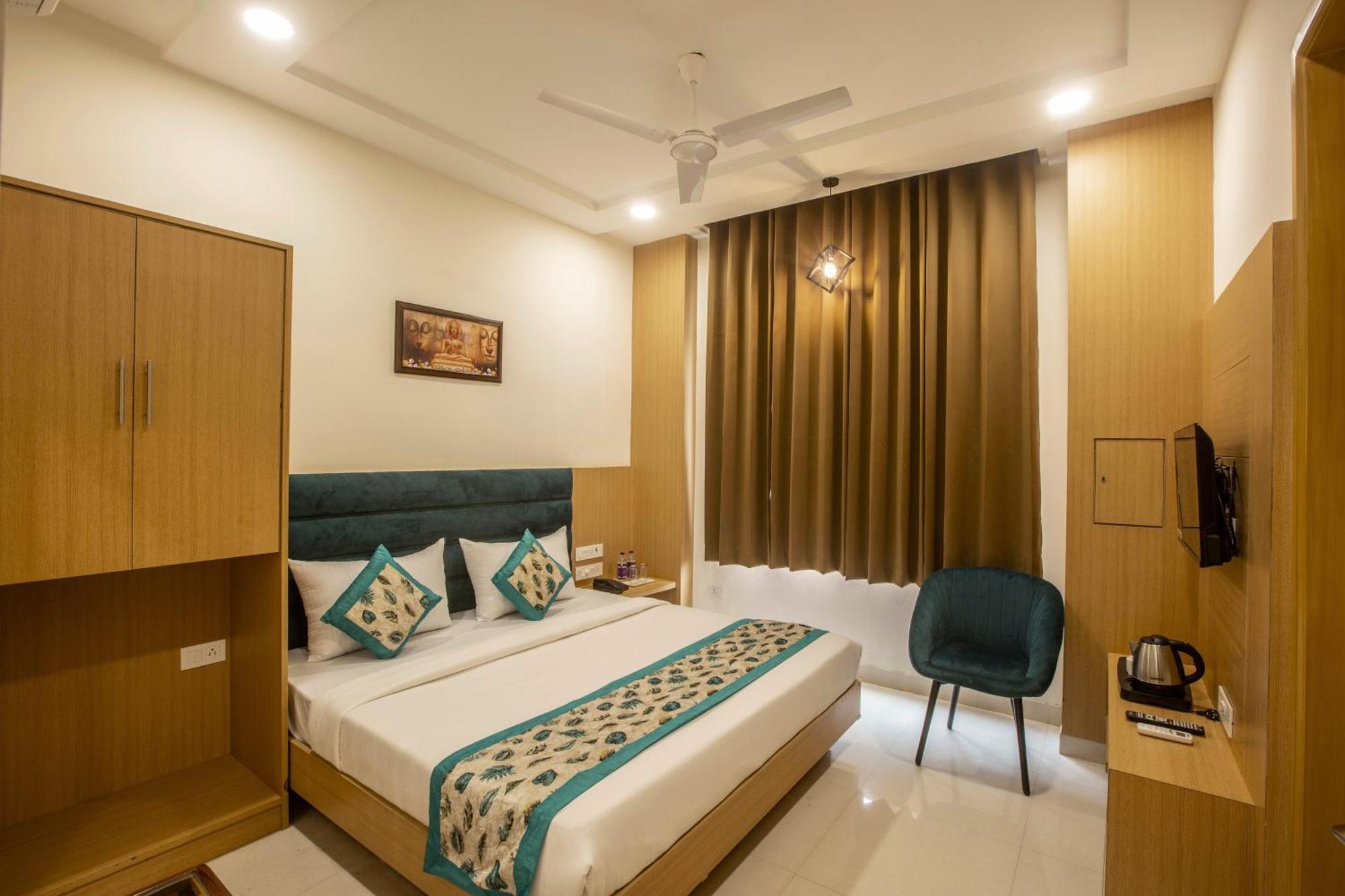 ניו דלהי Hotel Prithvi Palace Igi Airport Delhi מראה חיצוני תמונה