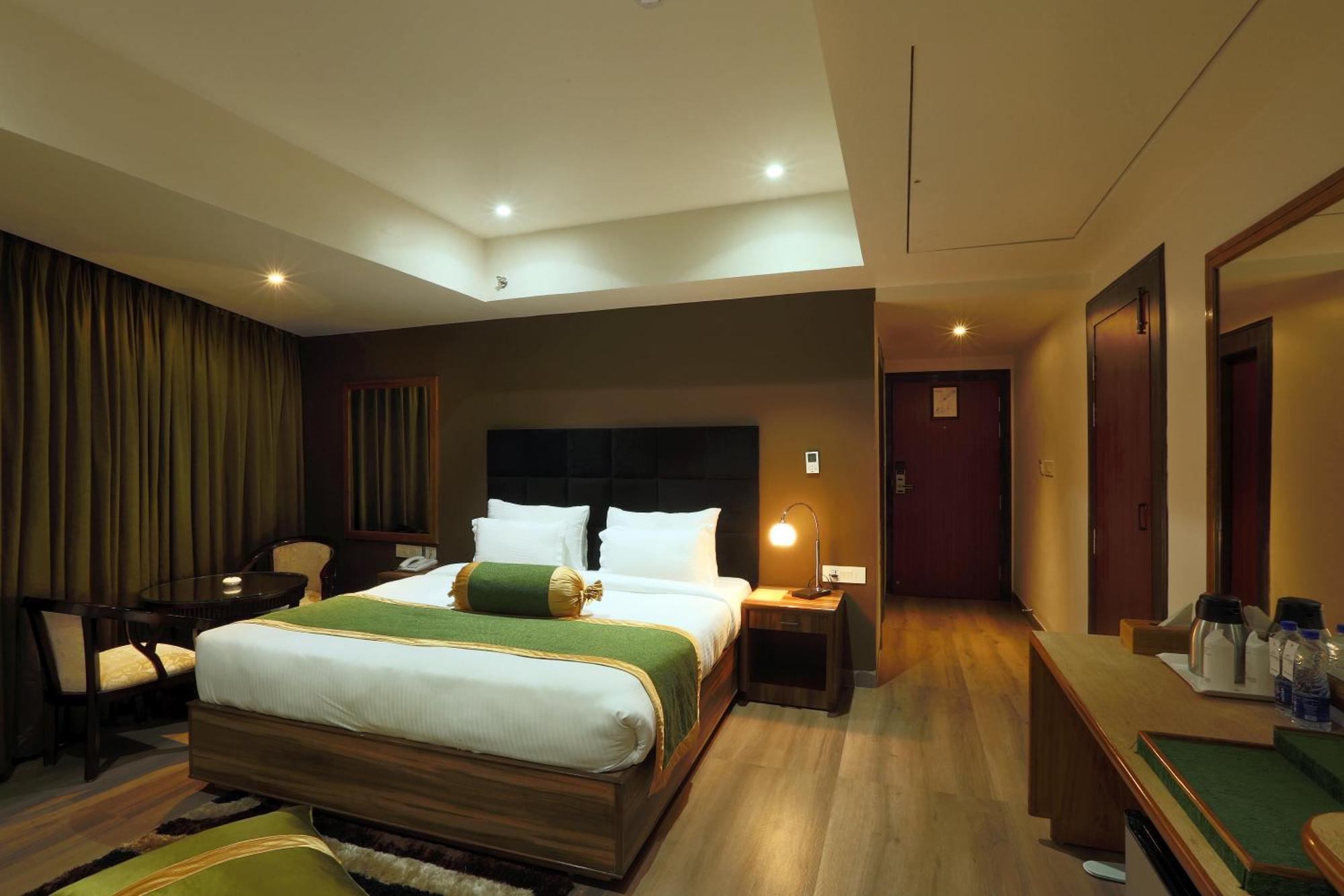 ניו דלהי Hotel Prithvi Palace Igi Airport Delhi מראה חיצוני תמונה
