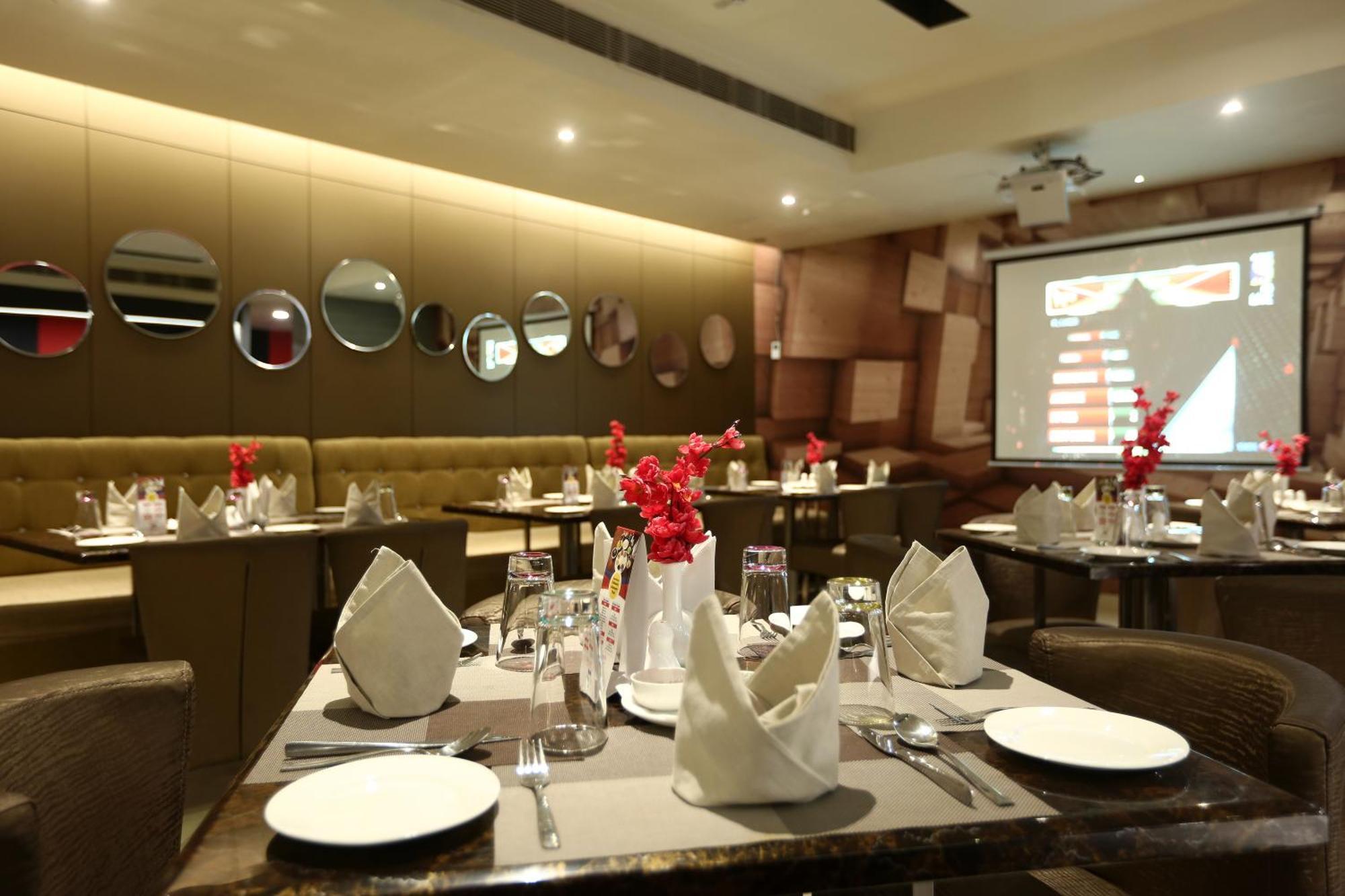 ניו דלהי Hotel Prithvi Palace Igi Airport Delhi מראה חיצוני תמונה