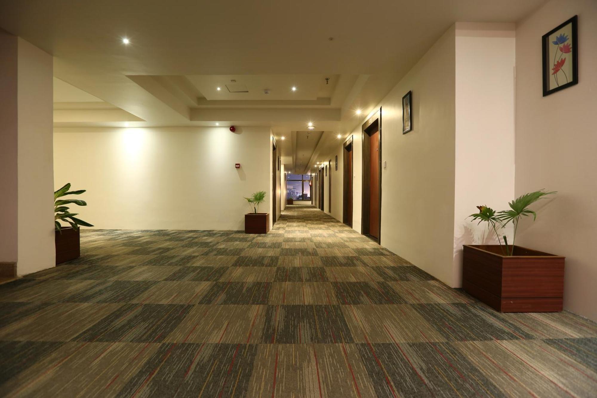 ניו דלהי Hotel Prithvi Palace Igi Airport Delhi מראה חיצוני תמונה