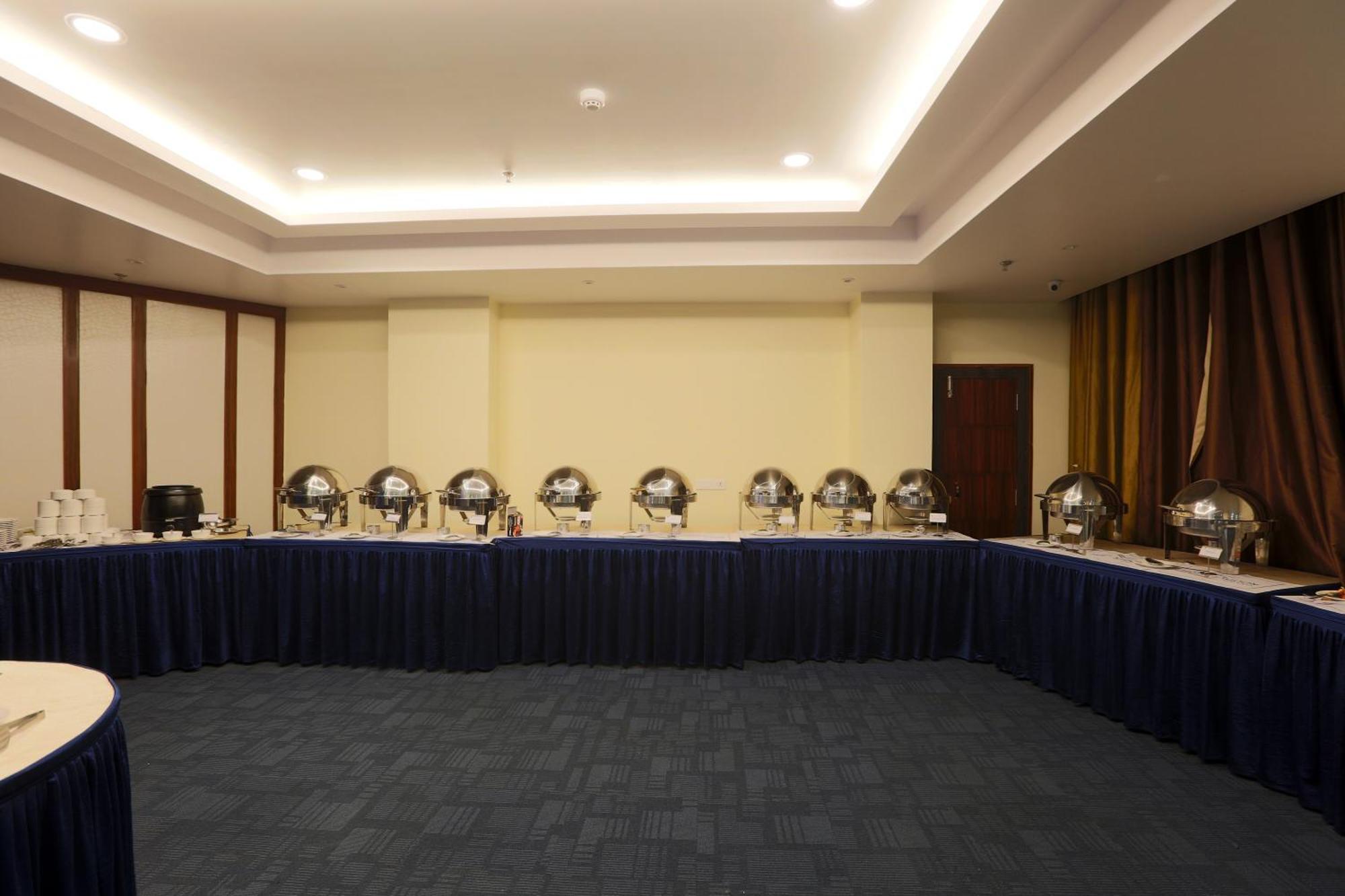 ניו דלהי Hotel Prithvi Palace Igi Airport Delhi מראה חיצוני תמונה