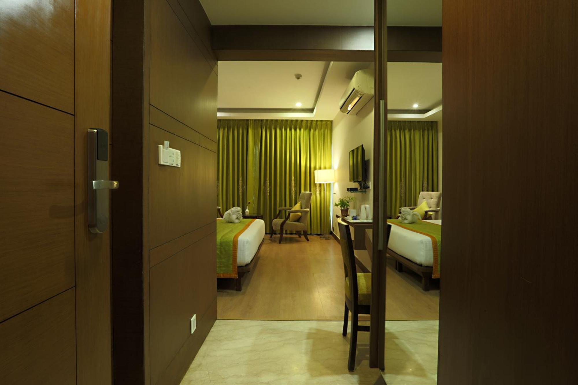 ניו דלהי Hotel Prithvi Palace Igi Airport Delhi מראה חיצוני תמונה