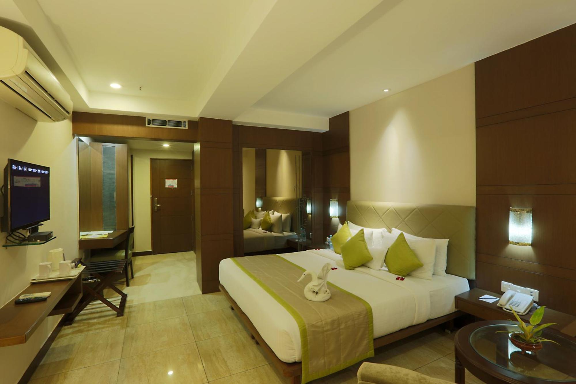 ניו דלהי Hotel Prithvi Palace Igi Airport Delhi מראה חיצוני תמונה