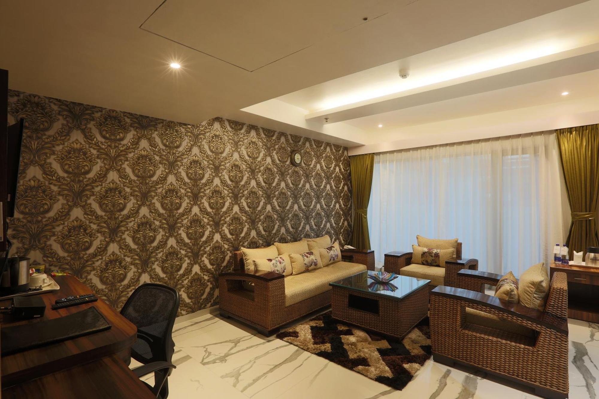 ניו דלהי Hotel Prithvi Palace Igi Airport Delhi מראה חיצוני תמונה