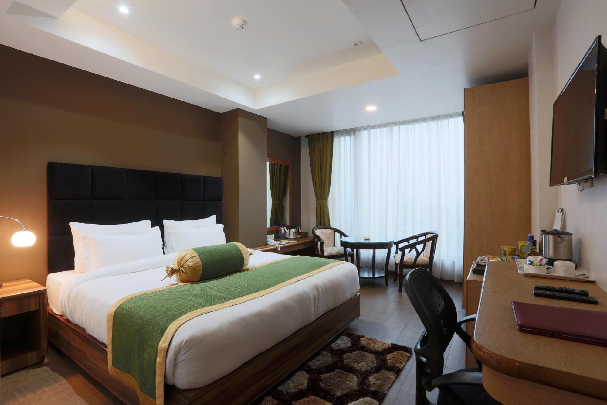 ניו דלהי Hotel Prithvi Palace Igi Airport Delhi מראה חיצוני תמונה