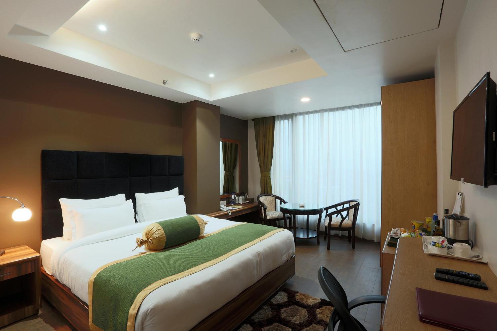 ניו דלהי Hotel Prithvi Palace Igi Airport Delhi מראה חיצוני תמונה