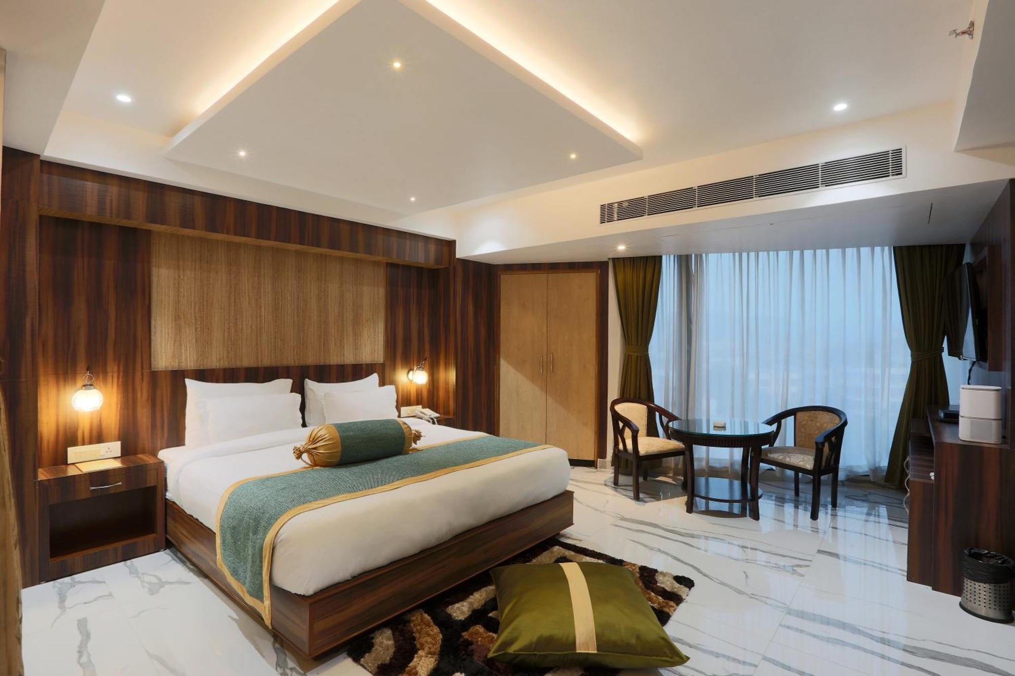 ניו דלהי Hotel Prithvi Palace Igi Airport Delhi מראה חיצוני תמונה