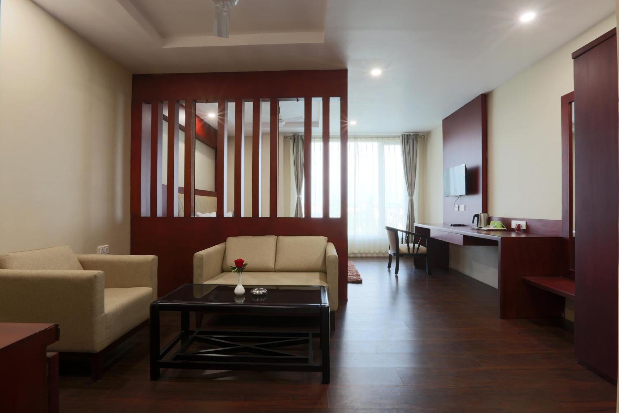 ניו דלהי Hotel Prithvi Palace Igi Airport Delhi מראה חיצוני תמונה