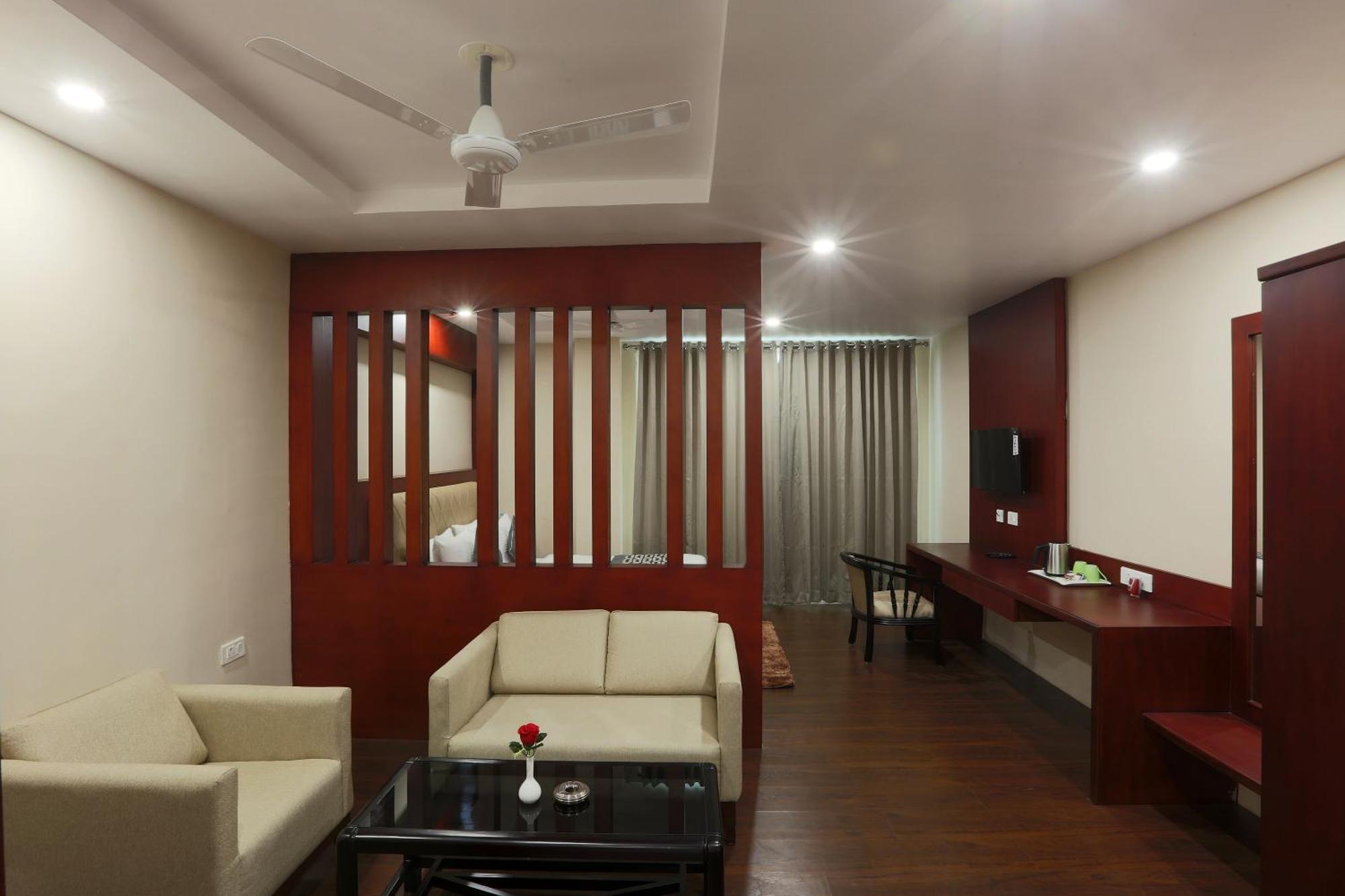 ניו דלהי Hotel Prithvi Palace Igi Airport Delhi מראה חיצוני תמונה