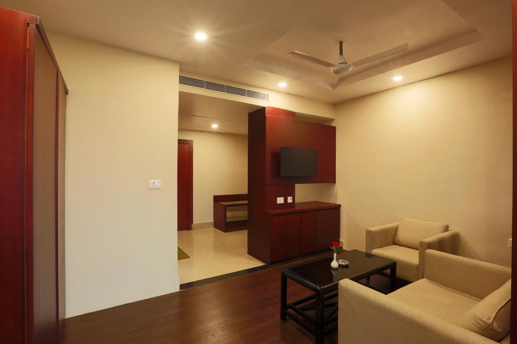 ניו דלהי Hotel Prithvi Palace Igi Airport Delhi מראה חיצוני תמונה